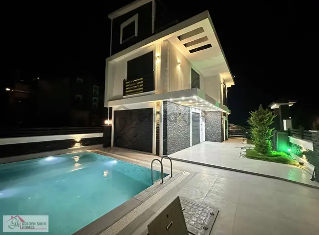 Eşyalı Efelerde Müstakil Otoparklhavuzlu Villa