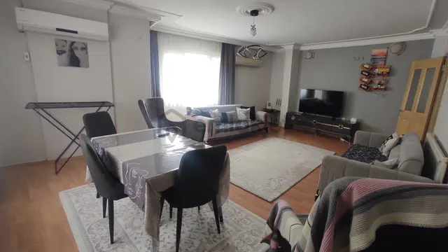 Gültepe'de 125 M2 2 Oda 1 Salon 3 Balkon Bakımlı Daire 3