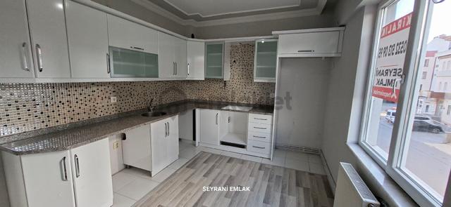 Develi Çarşı Merkezinde Kiralık 3+1 Daire 4