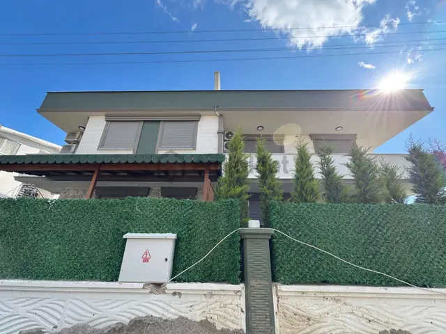 🟣 Güç Gayrimenkul'den Güre'de Denize 400m Geniş Teraslı Ebeveynli Lüx 4+1 Villa 2