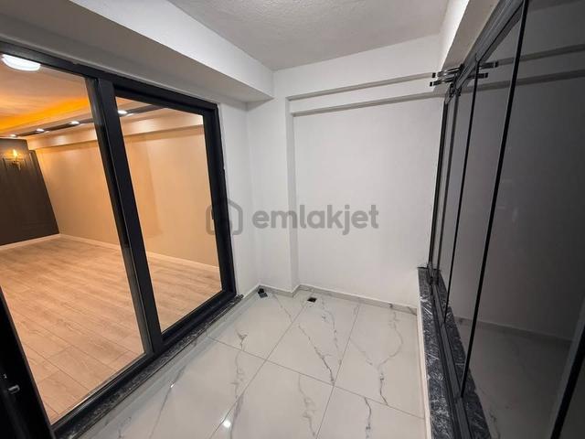 Emsallerinin Altında Ufuk Caddesinin Dibinde 2+1 Ara Kat 5