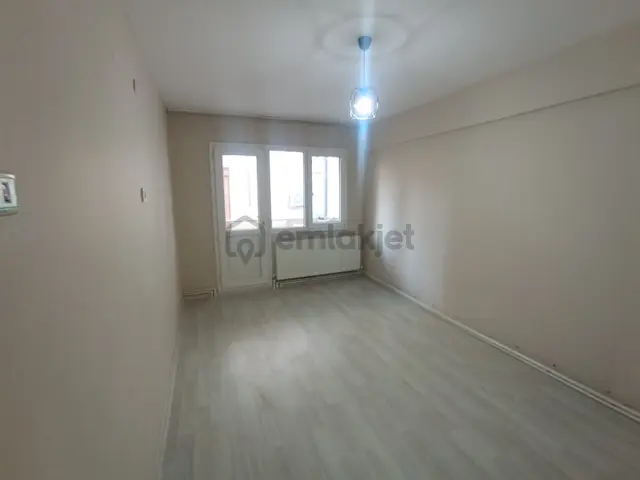 Karabağlar Yunus Emre Mh. Merkez Yakını 3+1 120 M2 Doğalğazlı Kiralık Daire 3