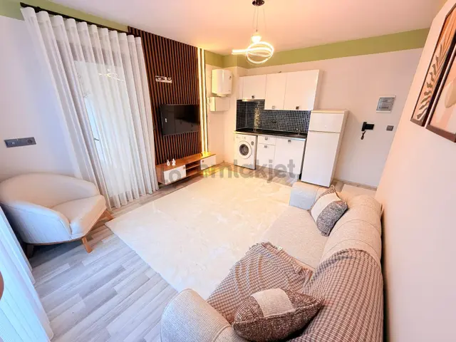 Zeytinköyde Havuzlu Güvenlikli Sitede Arakat Balkonlu Asansörlü Sıfır Eşyalı Kiralık 1+1 Apart 2