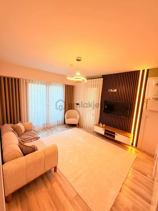 Zeytinköyde Havuzlu Güvenlikli Sitede Arakat Balkonlu Asansörlü Sıfır Eşyalı Kiralık 1+1 Apart 3