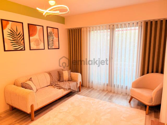 Zeytinköyde Havuzlu Güvenlikli Sitede Arakat Balkonlu Asansörlü Sıfır Eşyalı Kiralık 1+1 Apart 4