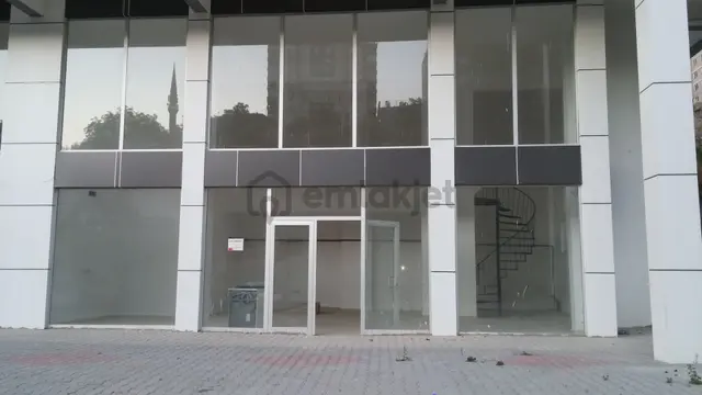 Sahibinden Caddede Geniş Cepheli (270m2 Ye Çıkarılabilir) Dükkan 1