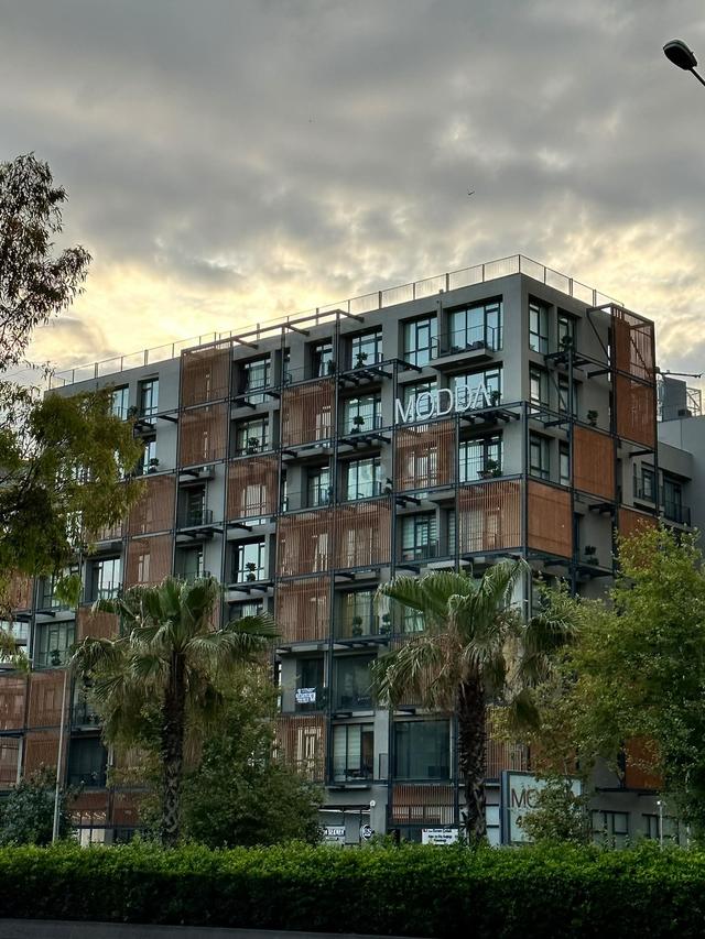 İzmir Bayraklı Ankara Asfaltında Modda Suit Kiralık 2+1 Daire