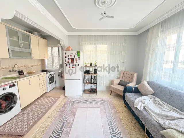 Prestij'den Üçocak'ta Geniş Oturumlu Temiz 2+1 Daire 3