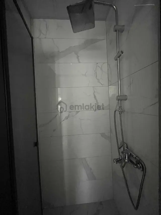 Ayşe Emlak'tan Beşköprüde Asansörlü K.otoparklı 2+1 Kiralık 3