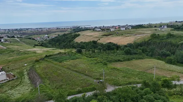 Taşkelik'te Geniş Bahçeli Lüks Villaya Uygun 648m² Arsa 2