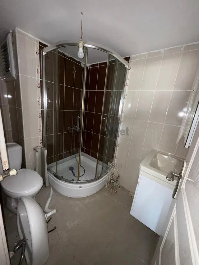 Cerrahpaşa Emlaktan Esenyurt'ta Geniş Balkonlu Kiralık 2+1 Daire 2