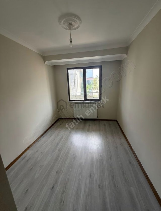 Seyhsınan Da Lokasyonlu Pazar Yanı 1+1 Seyhsınan Da Lokasyonlu Pazar Yanı 1+1