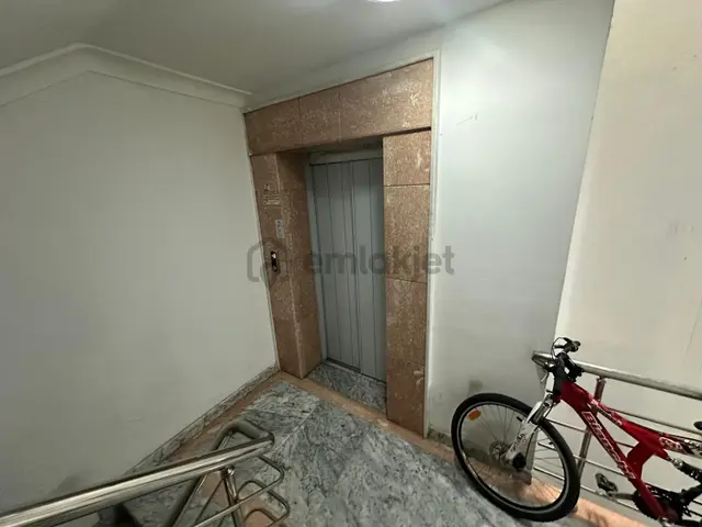 Yunus Emre Cad. Yakını Y.griş 3+1 Kat Konumlu Asansörlü Bina 3