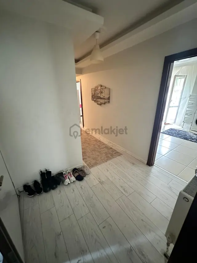 Yunus Emre Cad. Yakını Y.griş 3+1 Kat Konumlu Asansörlü Bina 2