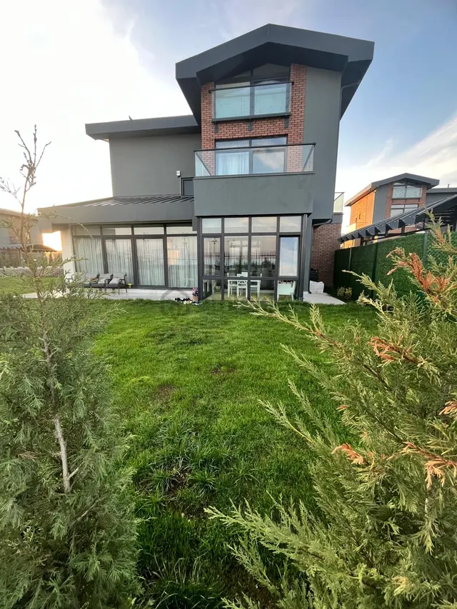 Sahibinden Site İçerisinde Sıfır Lüks Villa 2