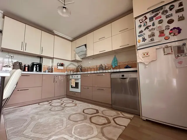 Mutlu Mahallesi'nde Cadde Yakını 6+1 Çift Teras Dubleks Daire _! 3