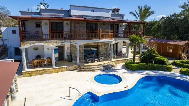 Bitez Köyiçi'nde Özel Havuzlu Yıllık Kiralık Müstakil Villa 4