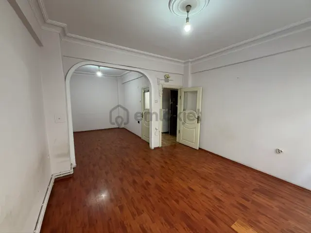 İlkadım Çiftlik Caddesi Altında Kiralık 2+1 Daire 4