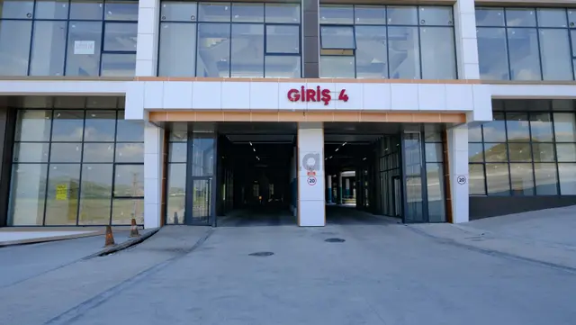 Mega Şaşmaz'da Giriş Katında Satılık Dükkan 3