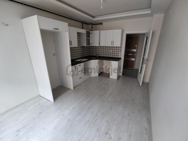 Bal Gayrimenkul-cüneytbeyde Temiz Balkonlu Asansörlü 2+1 Daire 5