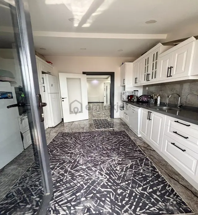 Müslüm Emlaktan Merkezde 5+2 300 M2 Deniz Manzaralı Lüks Dublex 3