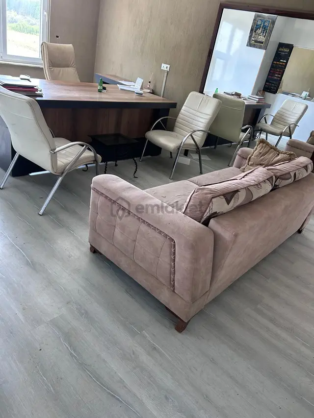Anayol Üzerinde Sanayi Bölgesinde Satılık 750 M2 Dükkan 3