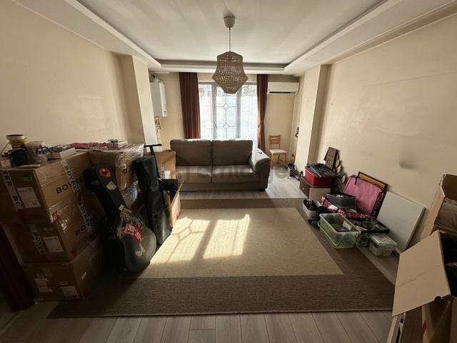 Çeliktepe'de Metroya 8 Dk.2+1 Ara Kat,kiralık Daire,artum'dan Çeliktepe'de Metroya 8 Dk.2+1 Ara Kat,kiralık Daire,artum'dan