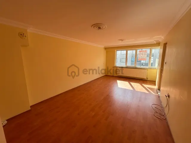 Bandırma Sunullahta, Ordu Caddesi Üzerinde 3+1 Ara Kat Asansörlü Kiralık Daire