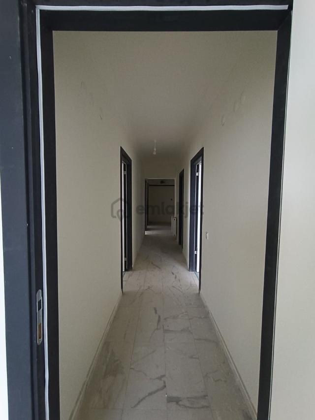 Bulvara Cephe Geniş Ve Kullanışlı 3+1 3