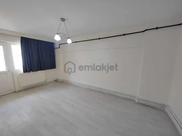 Çınar Merkez'de Satılık Arakat Daire 5
