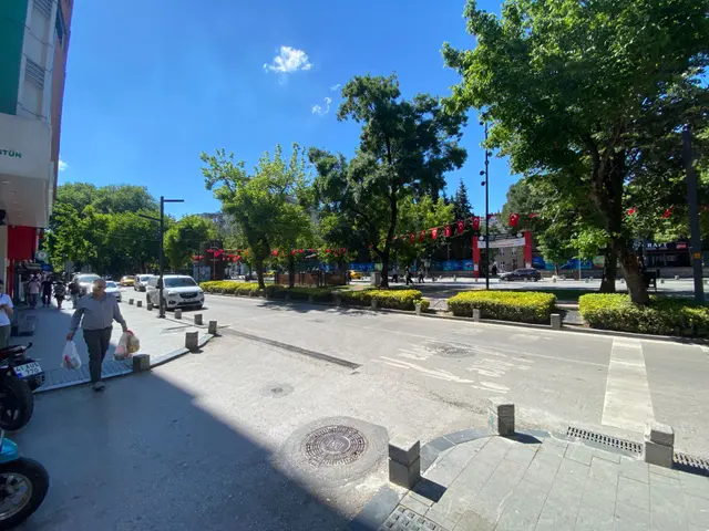 İzmit Çarşı Merkezinde Yatırıma Uygun 3+1 Satılık Daire 3