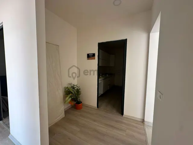 Alanya / Mahmutlarda 3 Katlı 160 M2 Geniş Kiralık Dükkan 4
