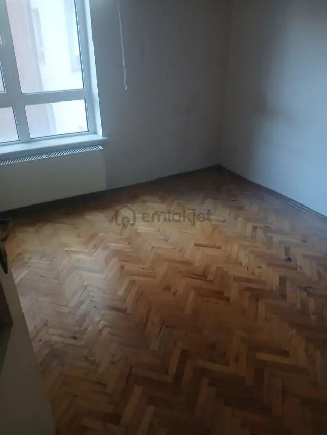 Emek Kırım Cad.şenyuva Blokları 3 Oda Salon 2.kat 4