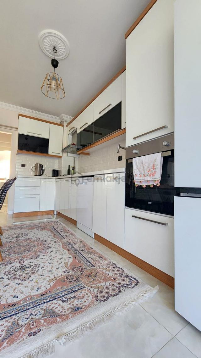 Hemdem Gayrimenkul'den Ayyıldız'da Ara Katta Site İçi Ön Cephe 3+1 Satılık Daire 3