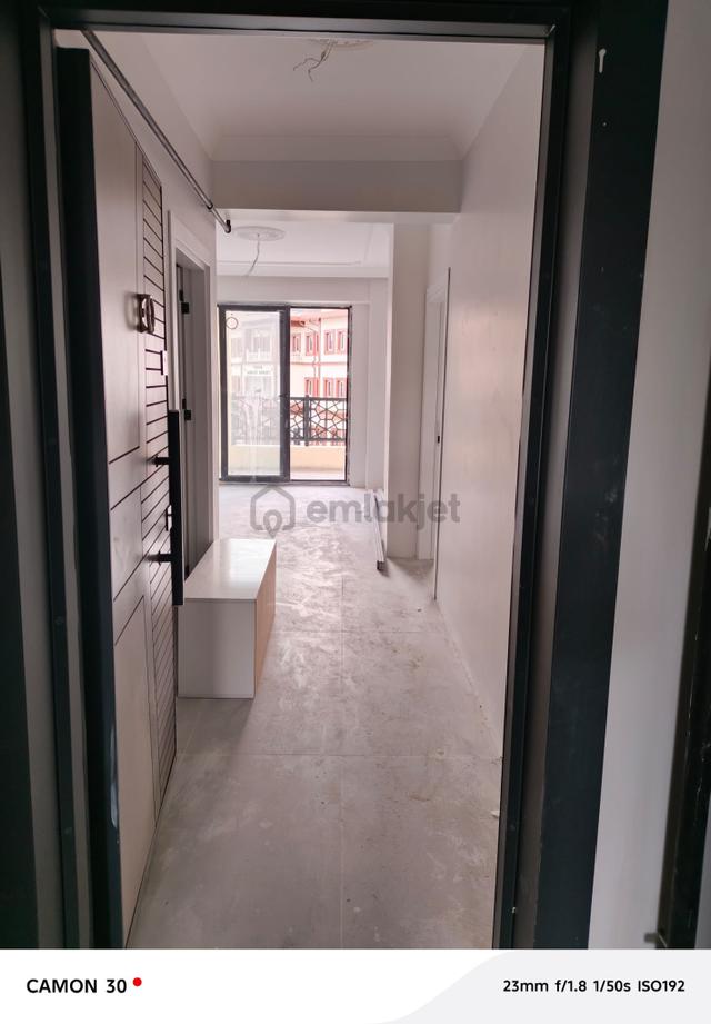 Bahçelievler Mah.adliye Binası Karşısında 1+1 Satılık Büro 3