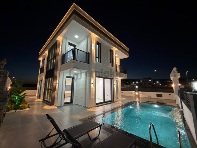 Didim Efeler'de Tam Müstakil Ultra Lüks Villa Didim Efeler'de Tam Müstakil Ultra Lüks Villa