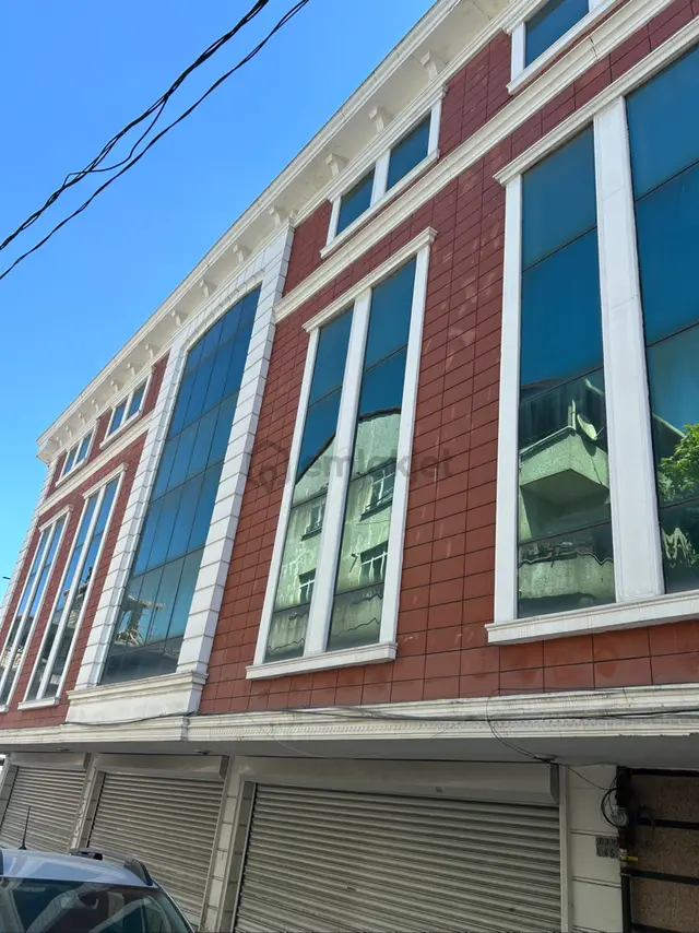 Halkalı Caddesine Yakın Kiralık 1000m2 İskanlı Doğalgazlı Bina 1