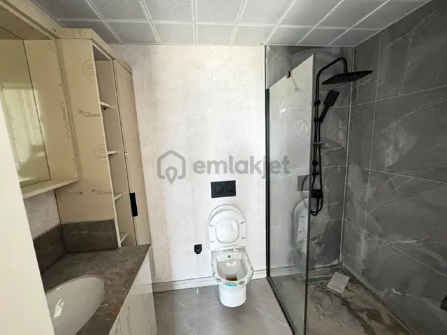 Cumhuriyet Mahallesi Göksu Göl Karşısında 2+1 Site İçinde Güvenlikli Geniş Ferah Daire 2 Kat 2