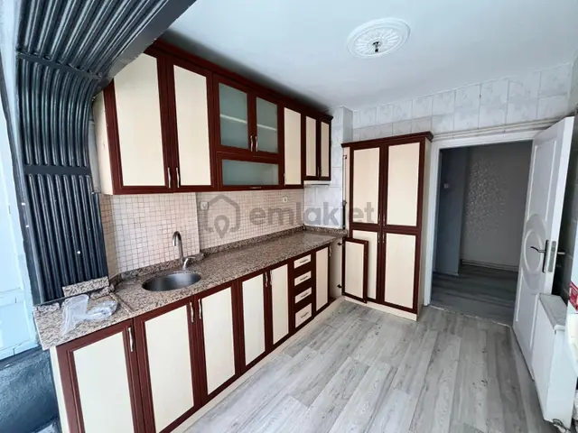 Es As Emlak'tan Mareşal Çakmak Mh Yapılı Kiralık 3+1 Daire 3