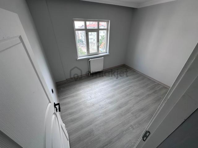 (1240) Keçiören Bağlum Kafkaslarda 3.orta Katta Satılık Yapılı 3+1 Daire!!! 4