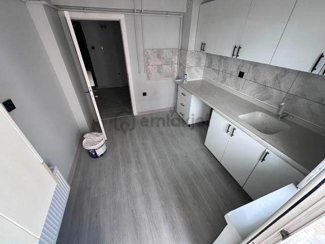 (1240) Keçiören Bağlum Kafkaslarda 3.orta Katta Satılık Yapılı 3+1 Daire!!! 5
