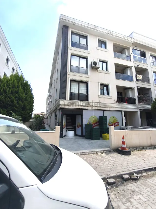 Pazaryeri Ve Okula Yakın, Merkezi Konumda Geniş 1+1 Daire 3