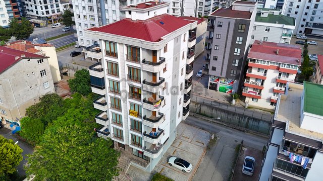 Sahile Yakın Çok Geniş Eşyalı 1+1 Çift Balkon Sahile Yakın Çok Geniş Eşyalı 1+1 Çift Balkon