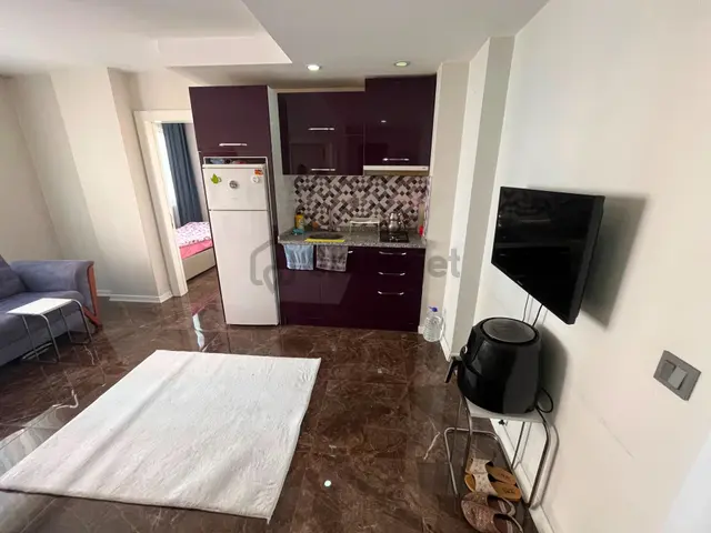 Zeytinköy Mahallesinde Arakat Asansörlü Eşyalı 2+1 Apart A-y-2 3
