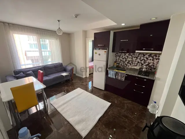 Zeytinköy Mahallesinde Arakat Asansörlü Eşyalı 2+1 Apart A-y-2 2