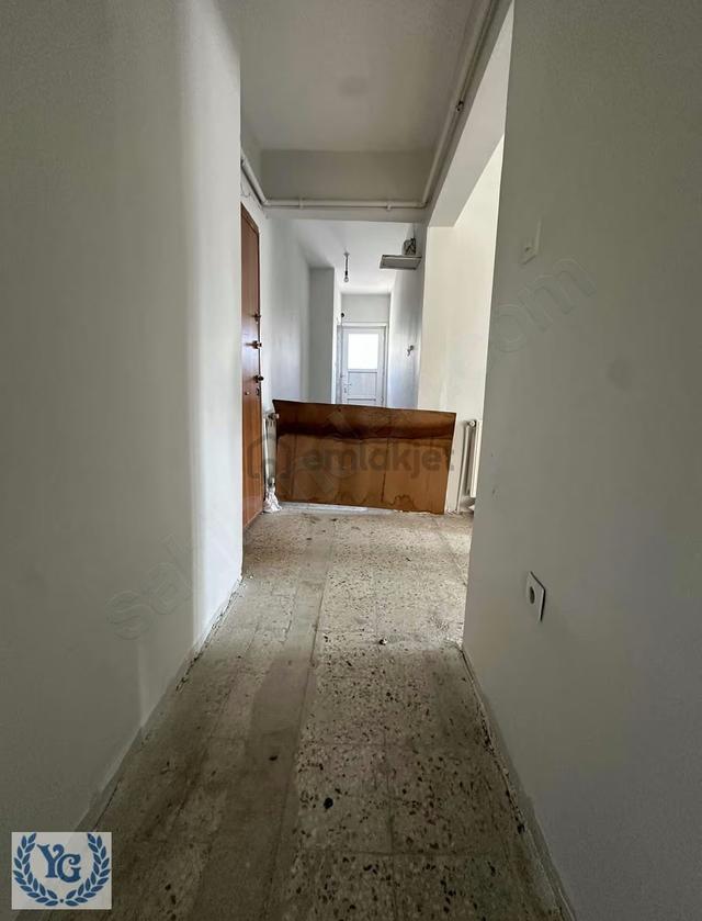 Yarımburgaz Mah Kiralık Ofis Katı 4