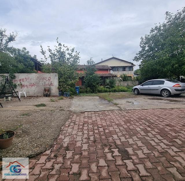 Gözel Gayrimenkulden Kartepe Uzunbey M.içinde 5adet Ev Olan Arsa 4