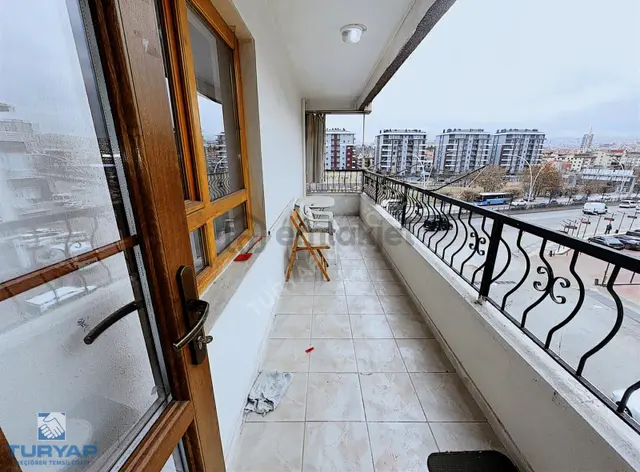Şehit Ömer Halis Bul Üzeri Vega Avm Karşısı 1.kat Ön Cephe 130m 3