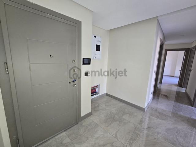 Halice Yakin Emlak Konut , Kiralık 2+1 Kapalı Mutfak Sıfır Daire 3