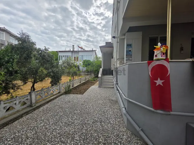 Öğretmenler Mah.'de Full Eşyalı 3+1 Bahçeli Daire | Denize 400 M 1